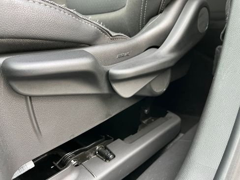 Used 2025 Buick Encore GX Preferred image 23