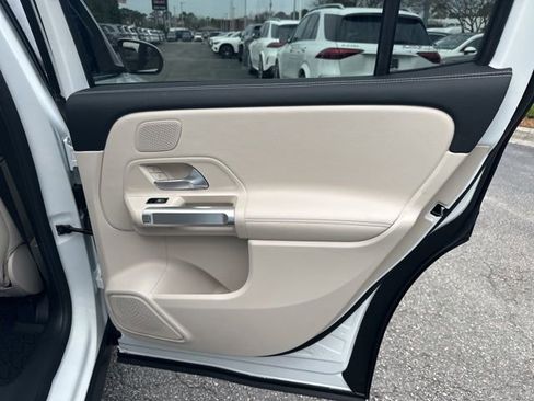 New 2026 Mercedes-Benz GLB 250 4MATIC image 32