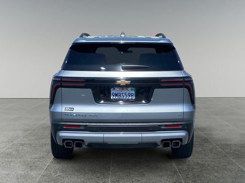 Used 2024 Chevrolet Traverse LT AWD/4WD image 4