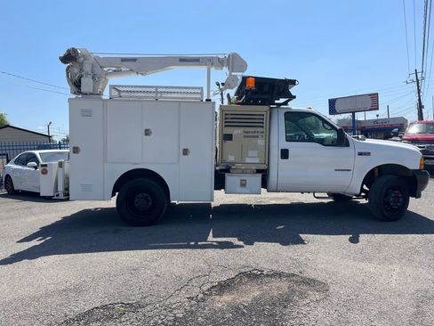 Used 2001 Ford F550 4x4 Regular Cab Super Duty image 5