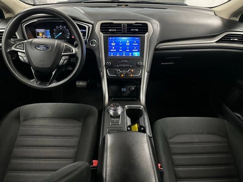 Used 2020 Ford Fusion SE FWD image 3