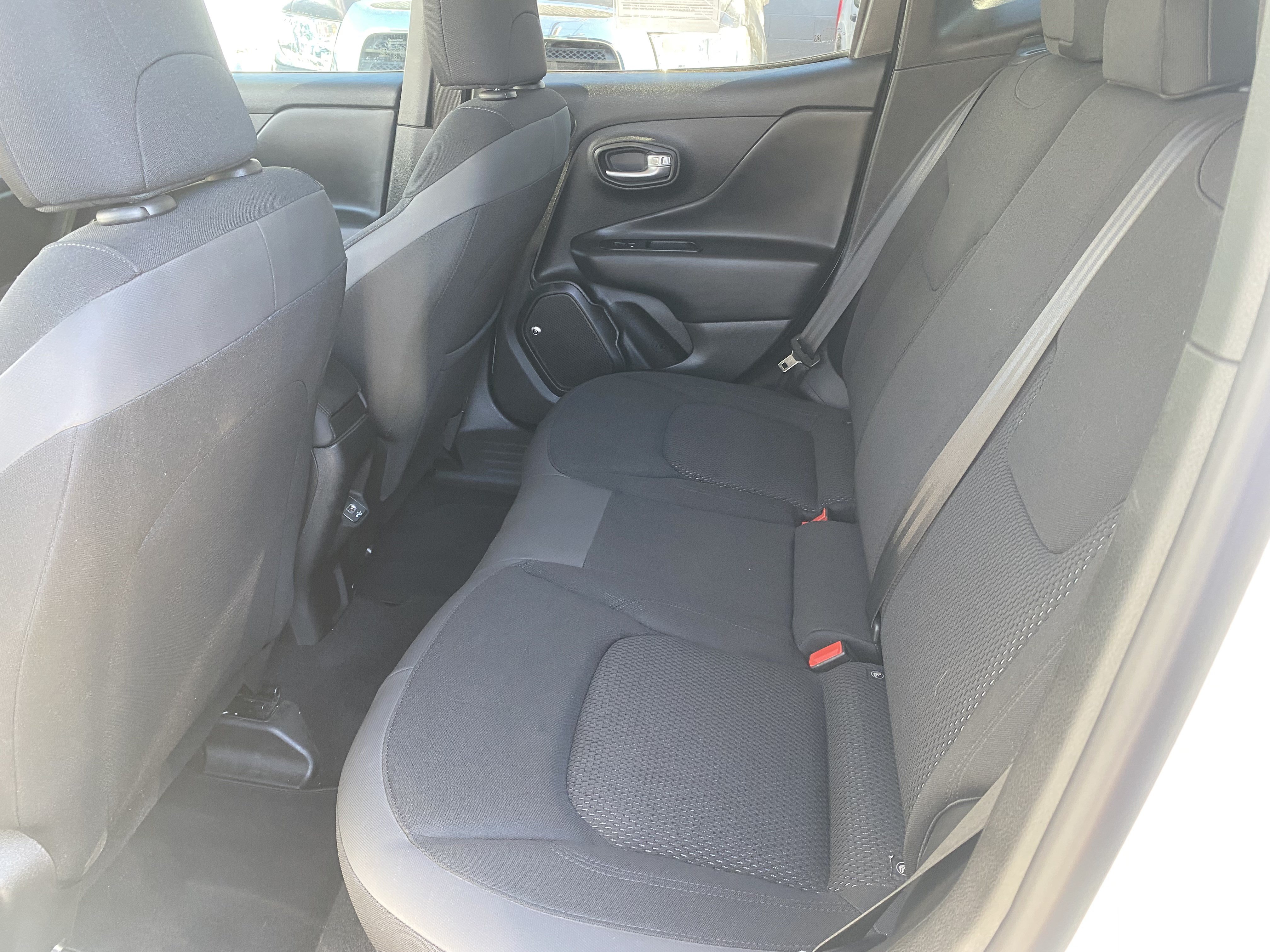 Used 2019 Jeep Renegade Altitude w/ Quick Order Package 22M FWD image 14