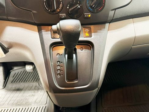 Used 2019 Nissan NV200 SV image 18