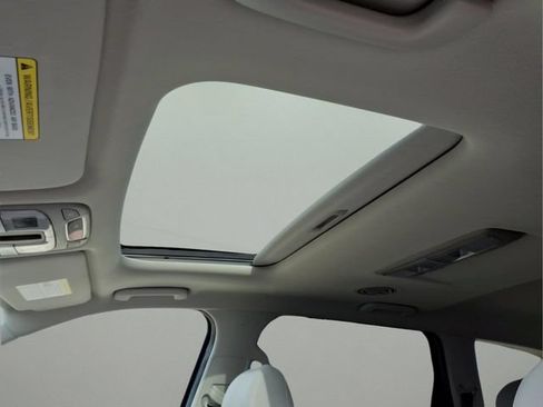 Used 2024 Kia Telluride EX w/ EX Captain's Chair Package FWD image 12