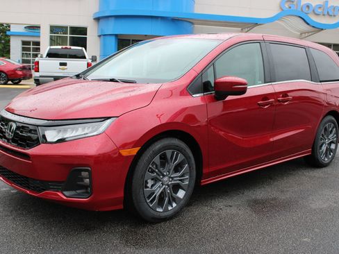 New 2026 Honda Odyssey Touring image 2