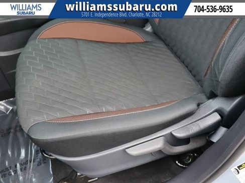 Used 2021 Nissan Kicks SR image 19