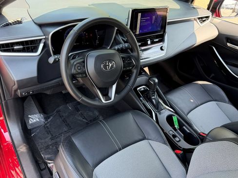 Used 2025 Toyota Corolla XSE FWD image 18