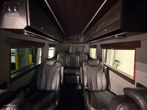 Used 2022 Mercedes-Benz Sprinter 2500 image 19