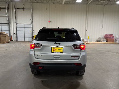 Used 2025 Jeep Compass Trailhawk AWD/4WD image 4