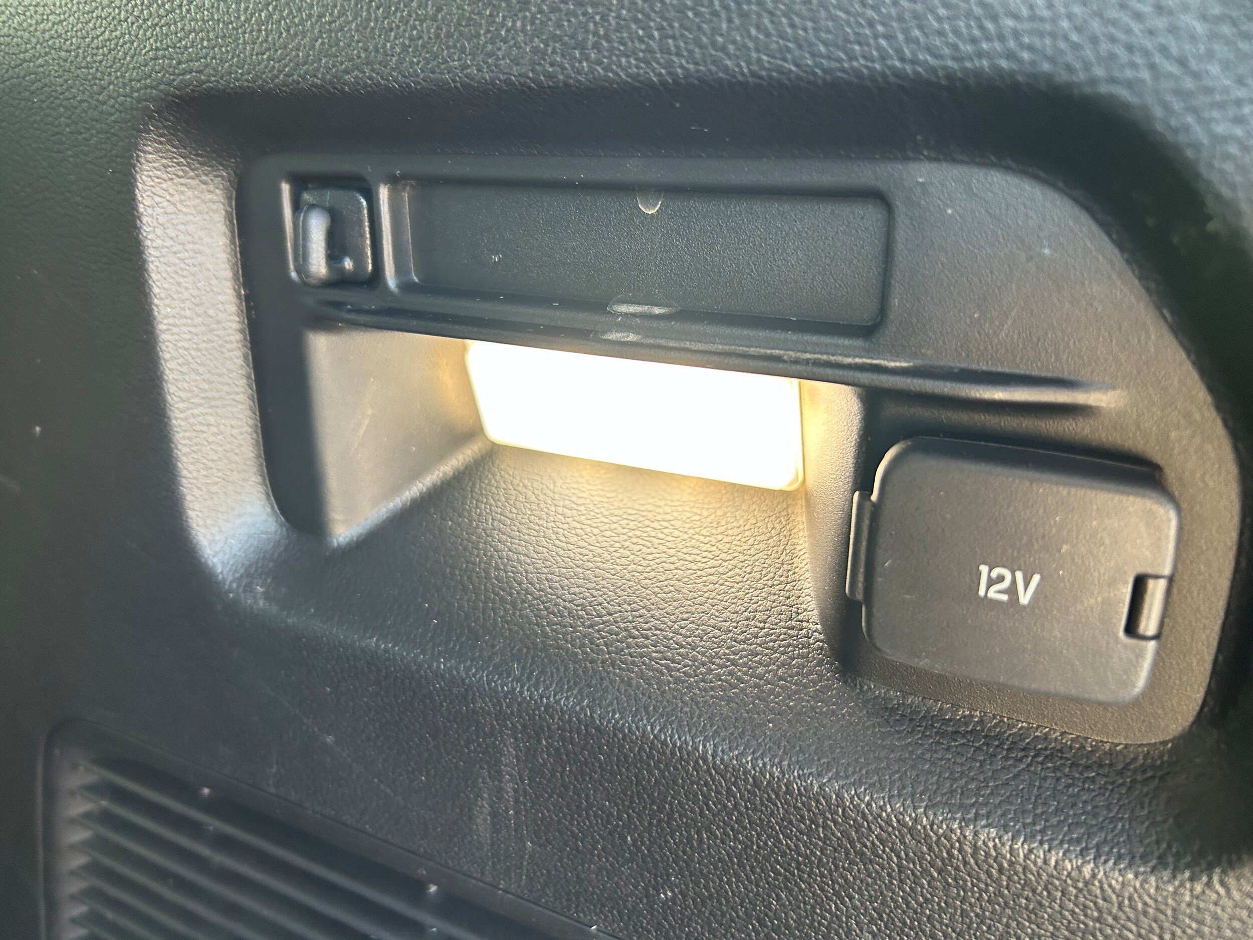 Used 2020 Ford Explorer XLT RWD image 6