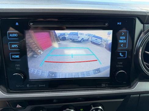 Used 2016 Toyota Tacoma TRD Off-Road w/ Towing Package AWD/4WD image 18