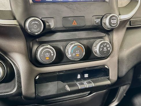 Used 2019 RAM 1500 Big Horn AWD/4WD image 16