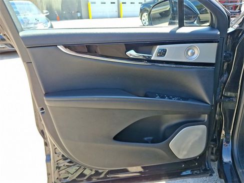 Used 2022 Lincoln Nautilus Reserve w/ Equipment Group 202A AWD/4WD image 12
