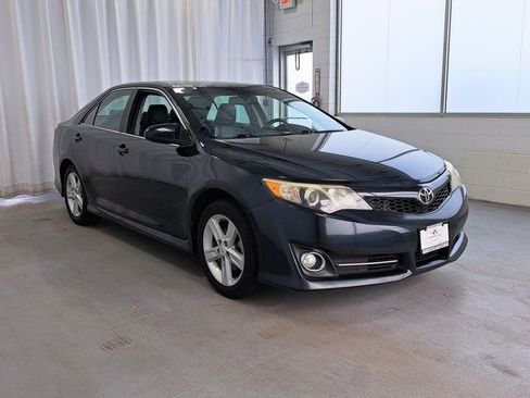 Used 2012 Toyota Camry SE w/ Leather Pkg image 4