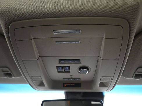 Used 2020 Chevrolet Suburban LT AWD/4WD image 27