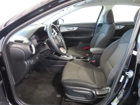 Used 2024 Kia Forte LXS FWD image 16