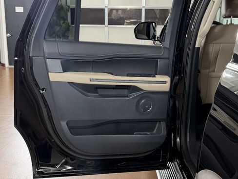 Used 2022 Ford Expedition Max XLT AWD/4WD image 36