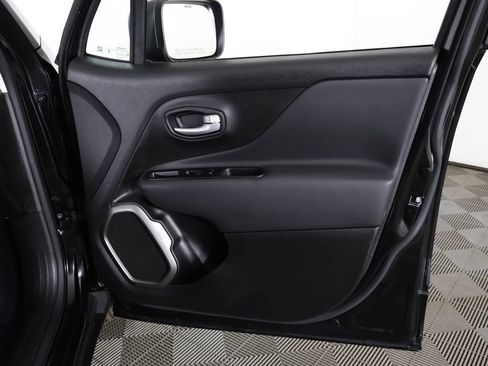 Used 2023 Jeep Renegade Latitude AWD/4WD image 22