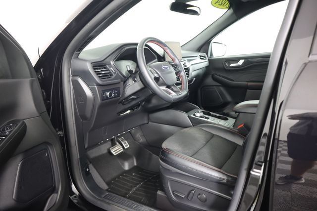 Certified 2024 Ford Escape ST-Line AWD/4WD image 29