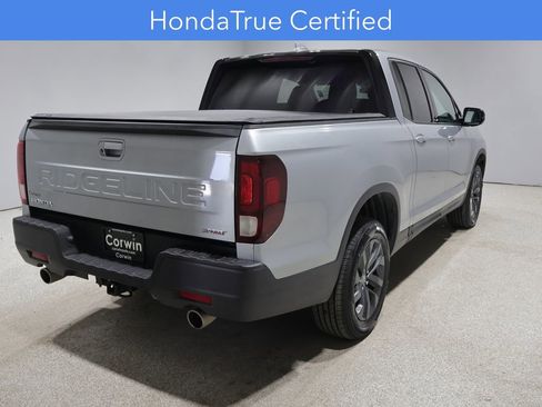 Used 2025 Honda Ridgeline Sport image 2