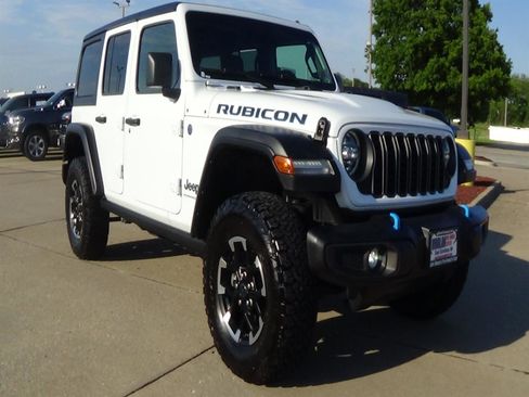 Certified 2025 Jeep Wrangler Unlimited Rubicon 4xe w/ Safety Group AWD/4WD image 4