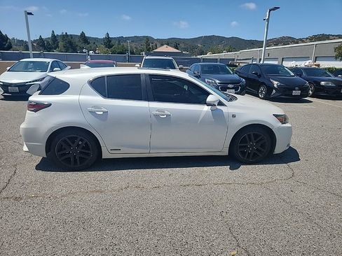 Used 2017 Lexus CT 200h w/ Navigation System Package FWD image 6