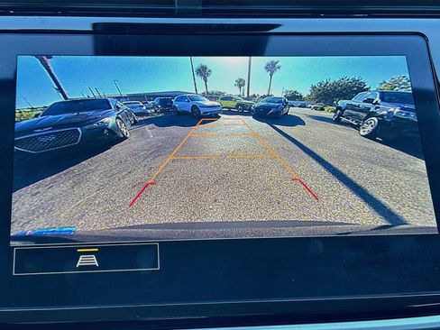Used 2023 Chevrolet Bolt EUV LT w/ Convenience Package FWD image 13