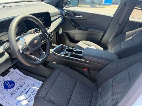New 2026 Chevrolet Equinox LT AWD/4WD image 16