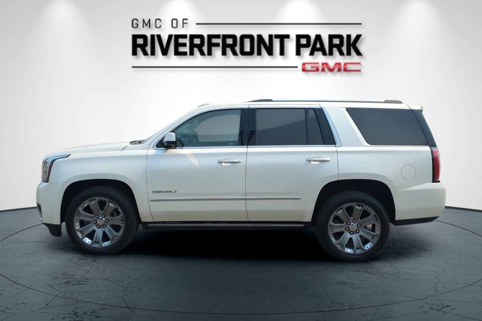 Used 2015 GMC Yukon Denali w/ Premium Package AWD/4WD image 6