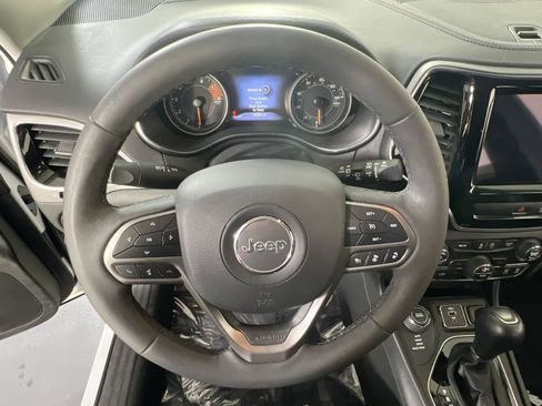 Used 2022 Jeep Cherokee Limited image 10