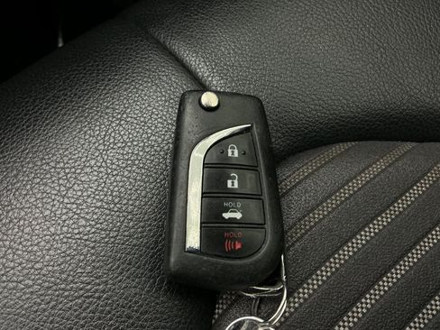 Used 2021 Toyota Camry SE FWD image 40