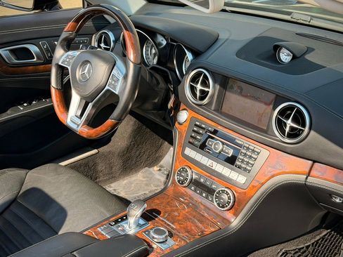 Used 2013 Mercedes-Benz SL 550 image 11