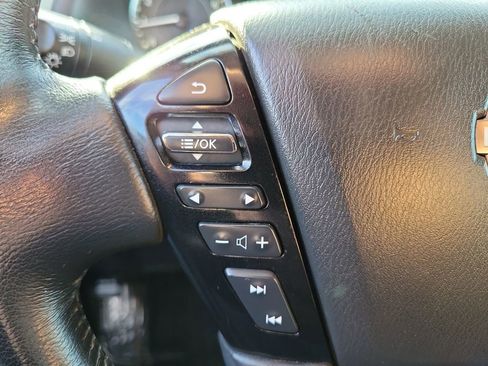 Used 2023 Nissan Armada SV image 5