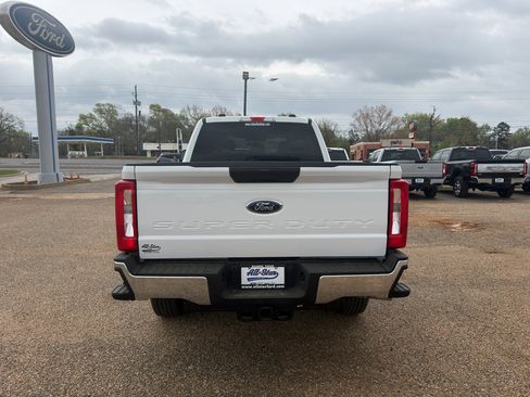 Used 2024 Ford F250 XLT w/ FX4 Off-Road Package image 4