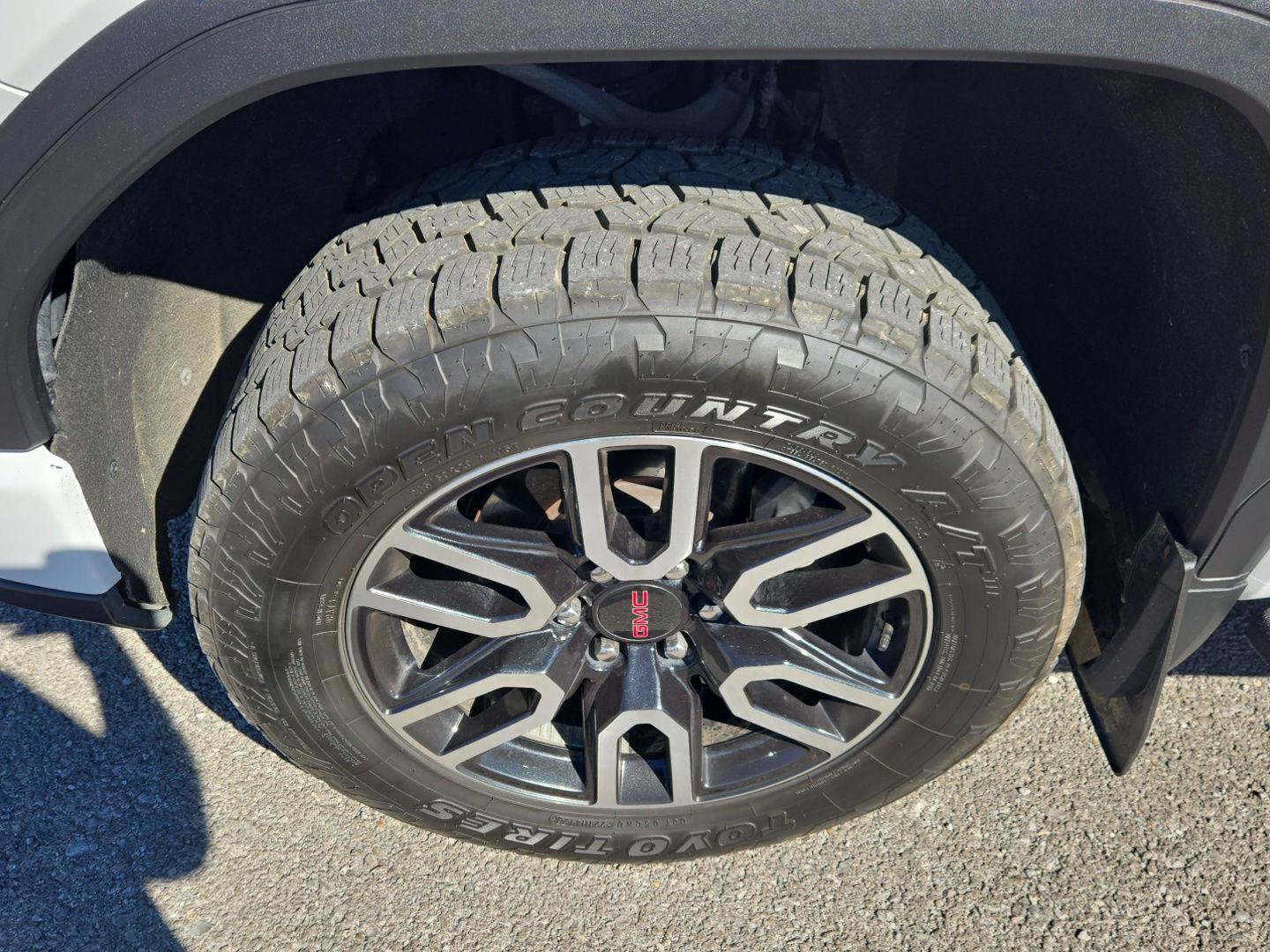Used 2022 GMC Sierra 1500 AT4 w/ AT4 Premium Package AWD/4WD image 12