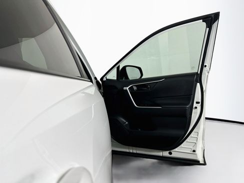 Used 2024 Toyota RAV4 LE FWD image 31