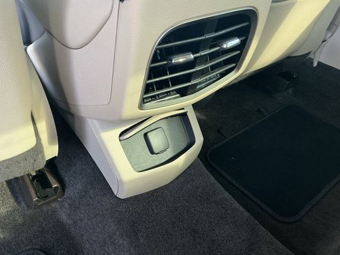 Used 2018 Lincoln MKZ Premiere image 30