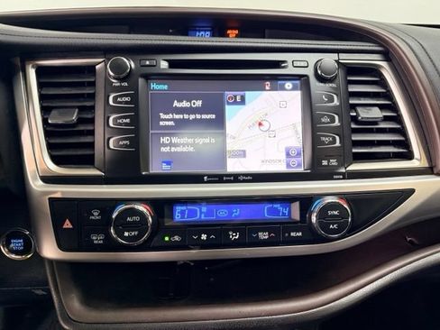 Used 2016 Toyota Highlander XLE AWD/4WD image 31