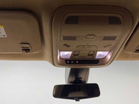 Used 2019 Cadillac XT5 Platinum image 19