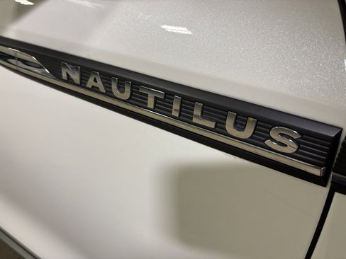 Used 2023 Lincoln Nautilus Reserve image 29