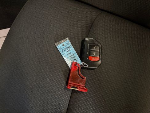 Used 2022 Jeep Wrangler Unlimited Sport AWD/4WD image 32