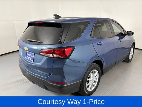 Used 2024 Chevrolet Equinox LS w/ Driver Confidence II Package FWD image 11