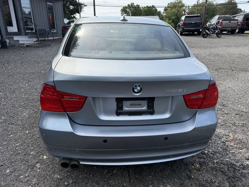 Used 2011 BMW 328i xDrive Sedan w/ Premium Pkg 2 AWD/4WD image 4