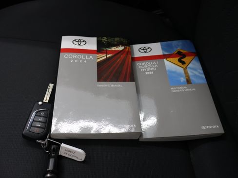 Used 2024 Toyota Corolla LE FWD image 58
