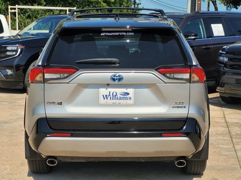Used 2023 Toyota RAV4 XSE AWD/4WD image 5