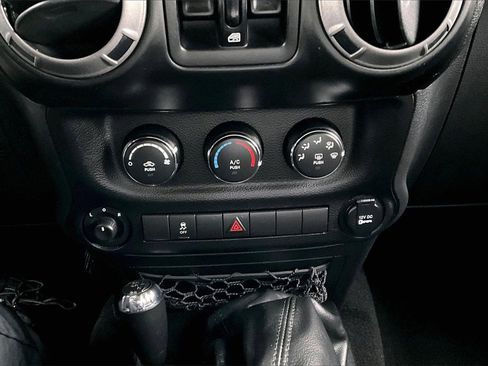 Used 2014 Jeep Wrangler Unlimited Sport w/ Power Convenience Group image 14