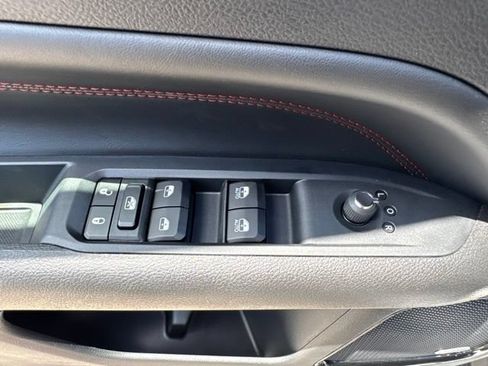 New 2026 Jeep Compass Trailhawk w/ Sun, Sound & Navigation Group AWD/4WD image 9
