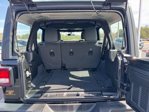 Used 2024 Jeep Wrangler Sport image 10