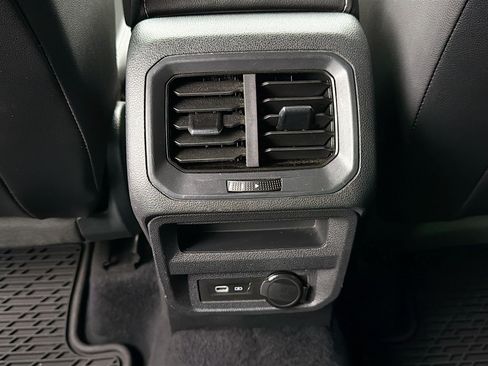 Used 2022 Volkswagen Tiguan SE R-Line FWD image 19