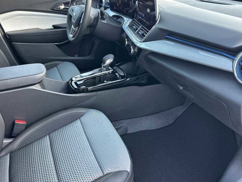 New 2026 Chevrolet Trax LT image 13